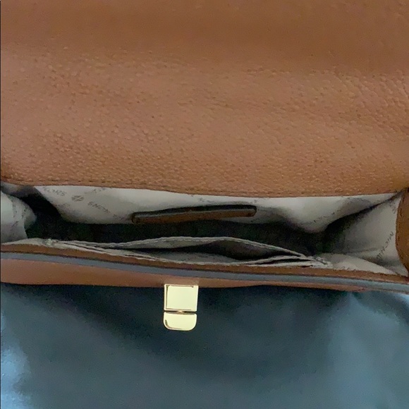 Michael Kors leather purse - Picture 4 of 12